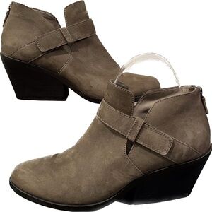 Eileen Fischer sz 8.5 Ives greige nubuck ankle booties
